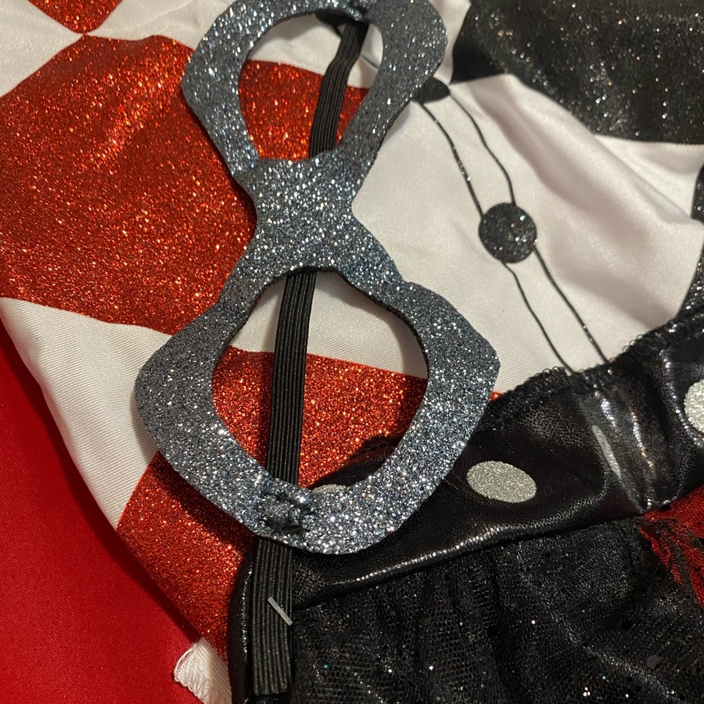 Girls Harley Quinn red/black two piece costume